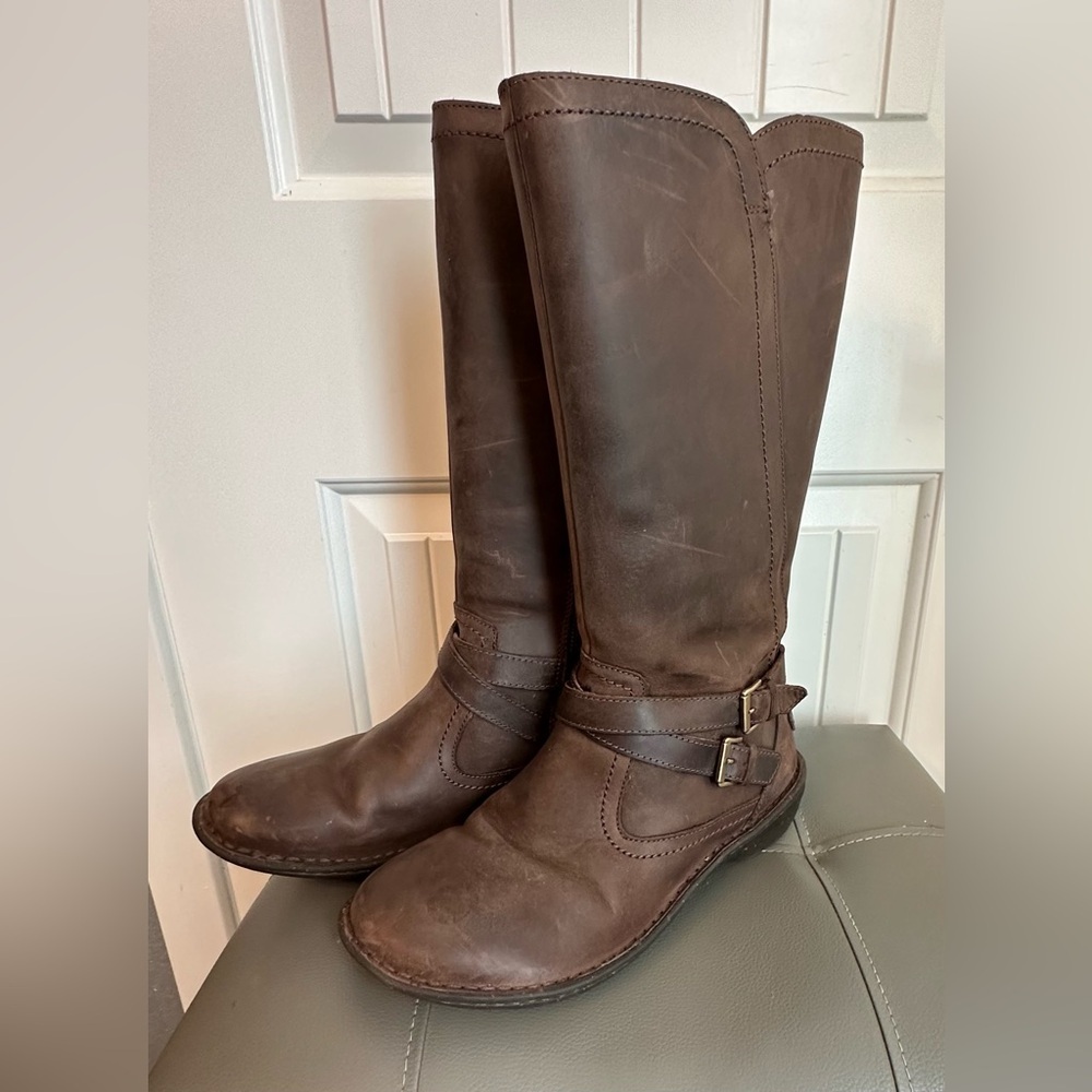 UGG Woman’s Rosen Roding Boots - Picture 1 of 8